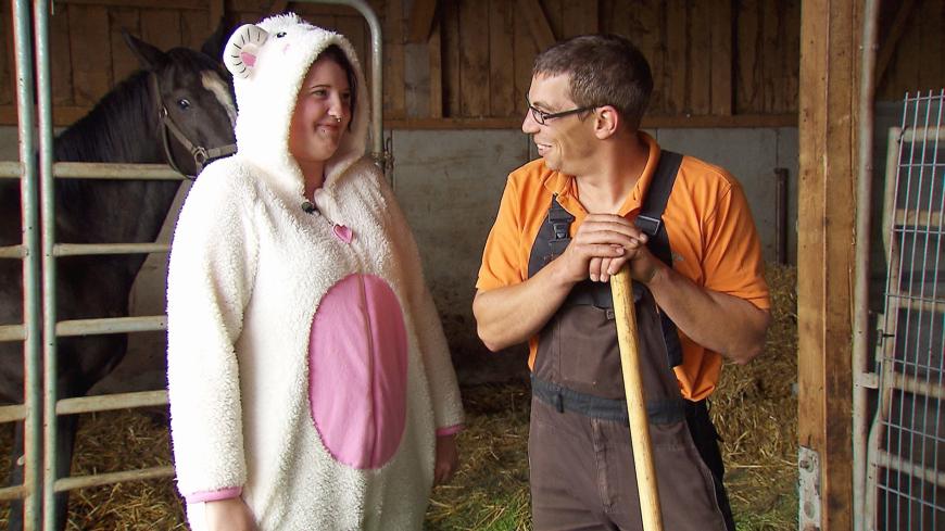 Verena hat eine Überraschung für Ziegenwirt Roland: