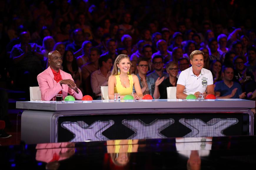 Doch Bruce Darnell, Victoria Swarovski und Dieter Bohlen zeigten sich wenig begeistert vom Auftritt des Rap-Duos.
