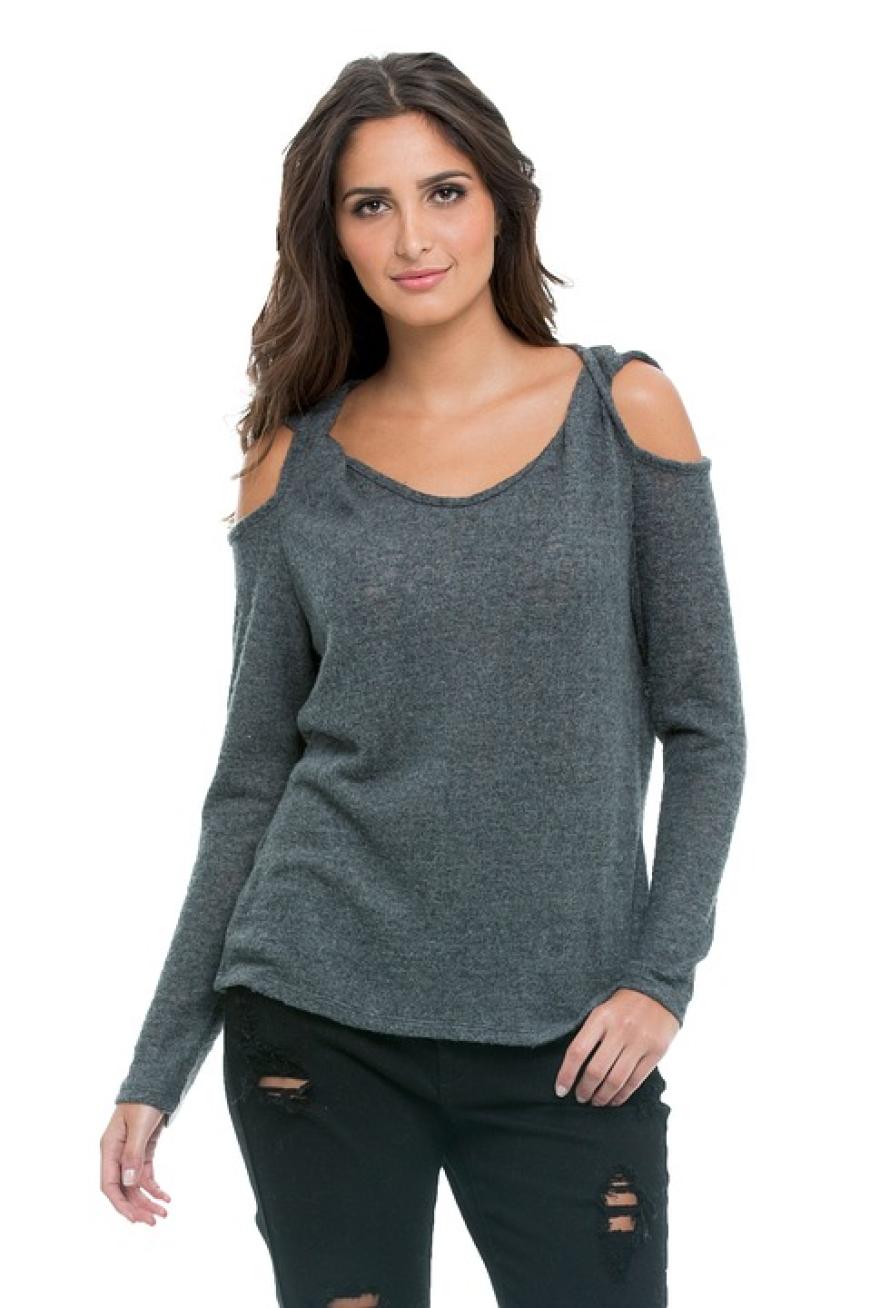 Geschickt kombiniert macht Grau ein Outfit zu einem echten Hingucker.