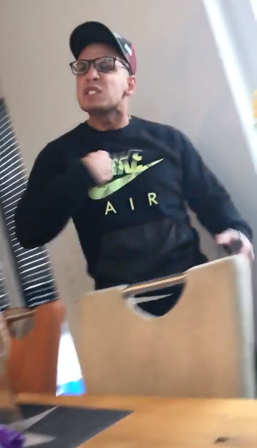 Brisantes Video-Material: Pietro Lombardi fällt es sichtlich schwer, seine Wut im Zaum zu halten.