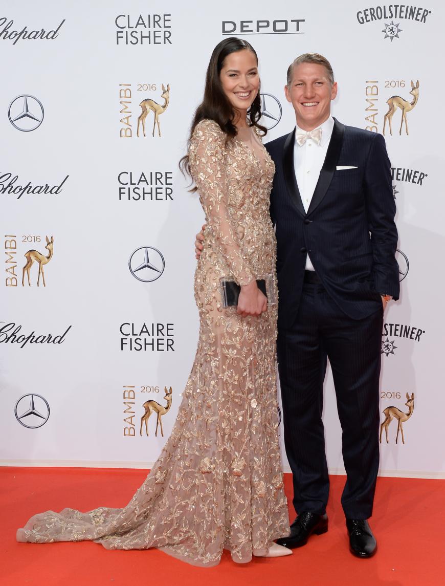 Bastian Schweinsteiger erschien mit seiner Ehefrau Ana Ivanovic auf dem roten Teppich.