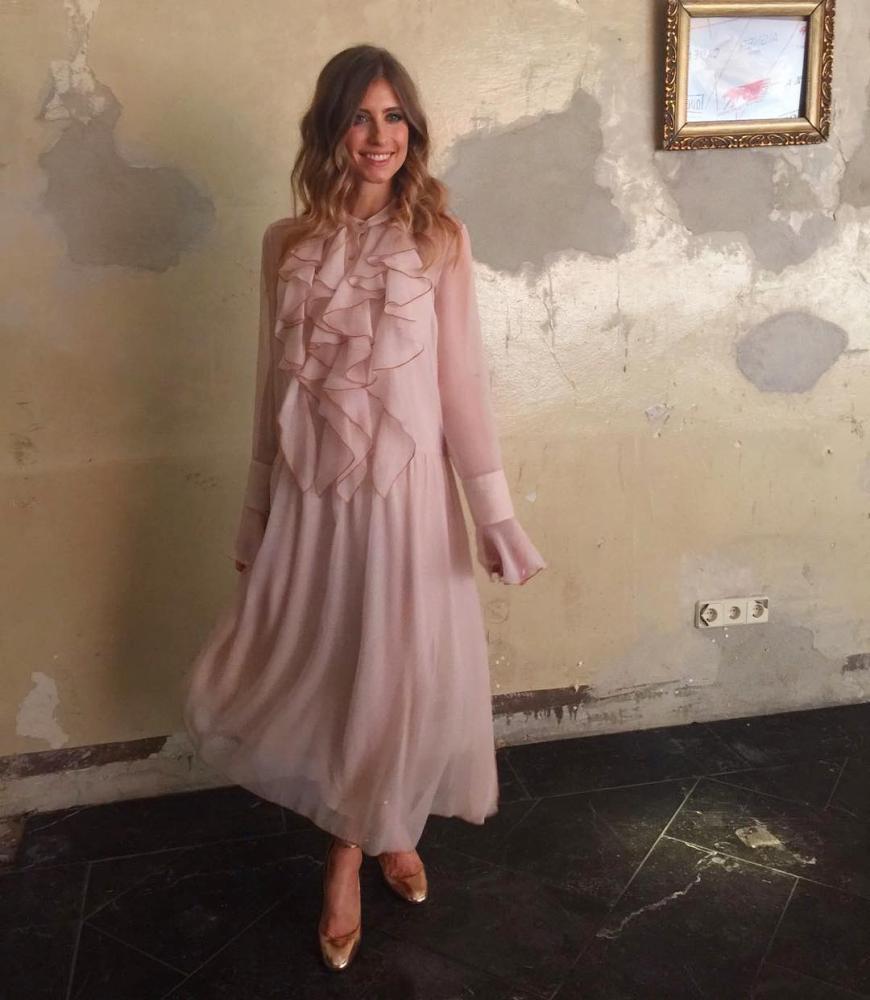 Cathy Hummels entschied sich am 16. November bei einem Event für dieses Kleid - und sorgte so für Spekulationen.