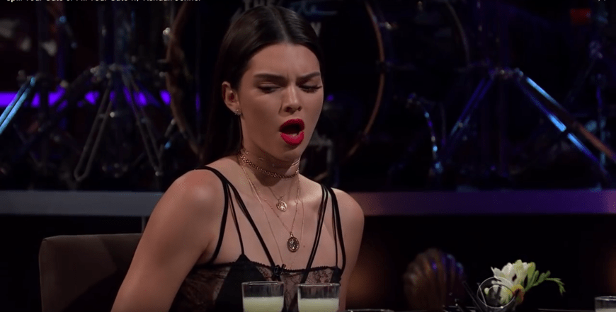 Kendall Jenner traut ihren Augen kaum ...