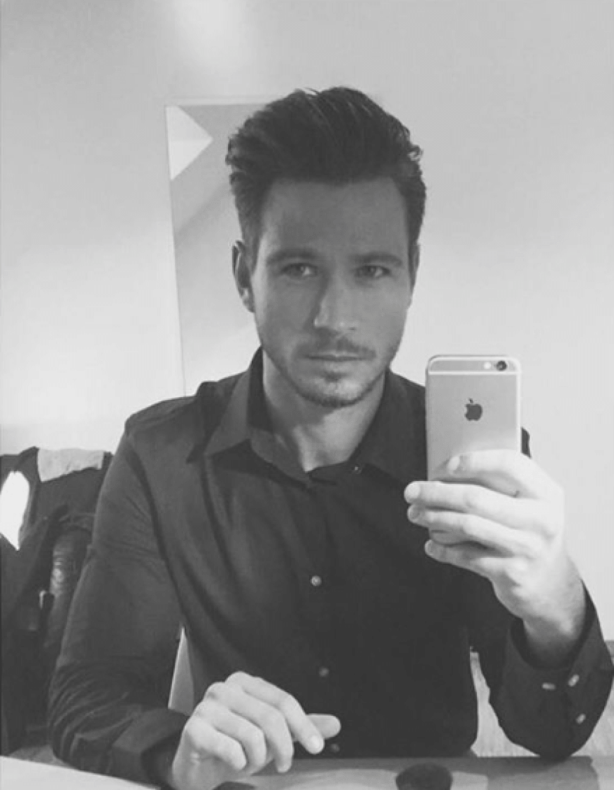 Selfie-Action: Sebastian Pannek ist das Posieren gewoht - er arbeitet als Model.
