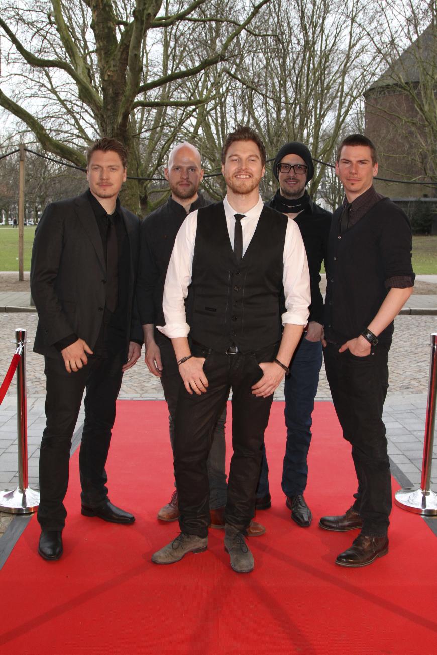 Stanfour
Wohnzimmer-Konzert
Stars für zu Hause: Eben noch waren Stanfour mit A-ha auf Arena-Tour, bald schon könnten die Rocker deine vier Wände zum Wackeln bringen!
eBay-Artikelnummer: 252629220445 HIER MITBIETEN
p.p1 {margin: 0.0px 0.0px 0.0px 0.0px; font: 8.5px Helvetica}
@page { margin: 2cm }
h4 { margin-top: 0.49cm; margin-bottom: 0.49cm; direction: ltr; text-align: left; orphans: 2; widows: 2; page-break-after: auto }
h4.western { font-family: