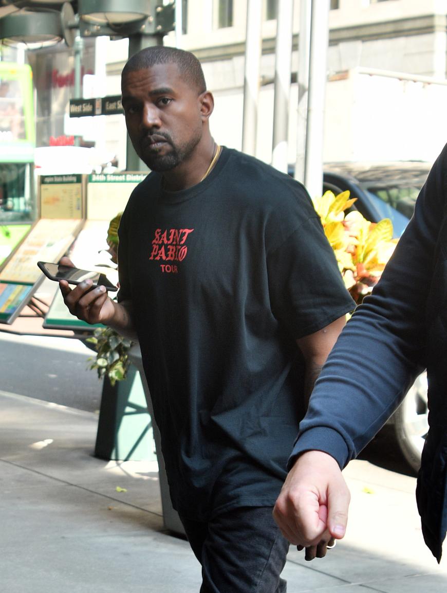 Kanye West wird vorerst nicht aus dem Krankenhaus entlassen.