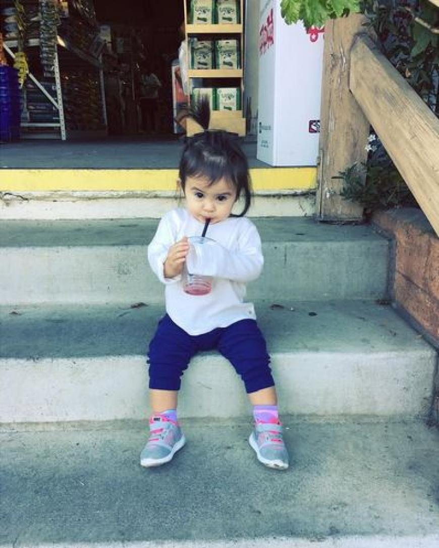 Im November 2015 brachte Alanna Masterson ihre Tochter Marlowe zur Welt. Für die Schauspielerin und ihren Freund Brick Stowell ist es das erste gemeinsame Kind.