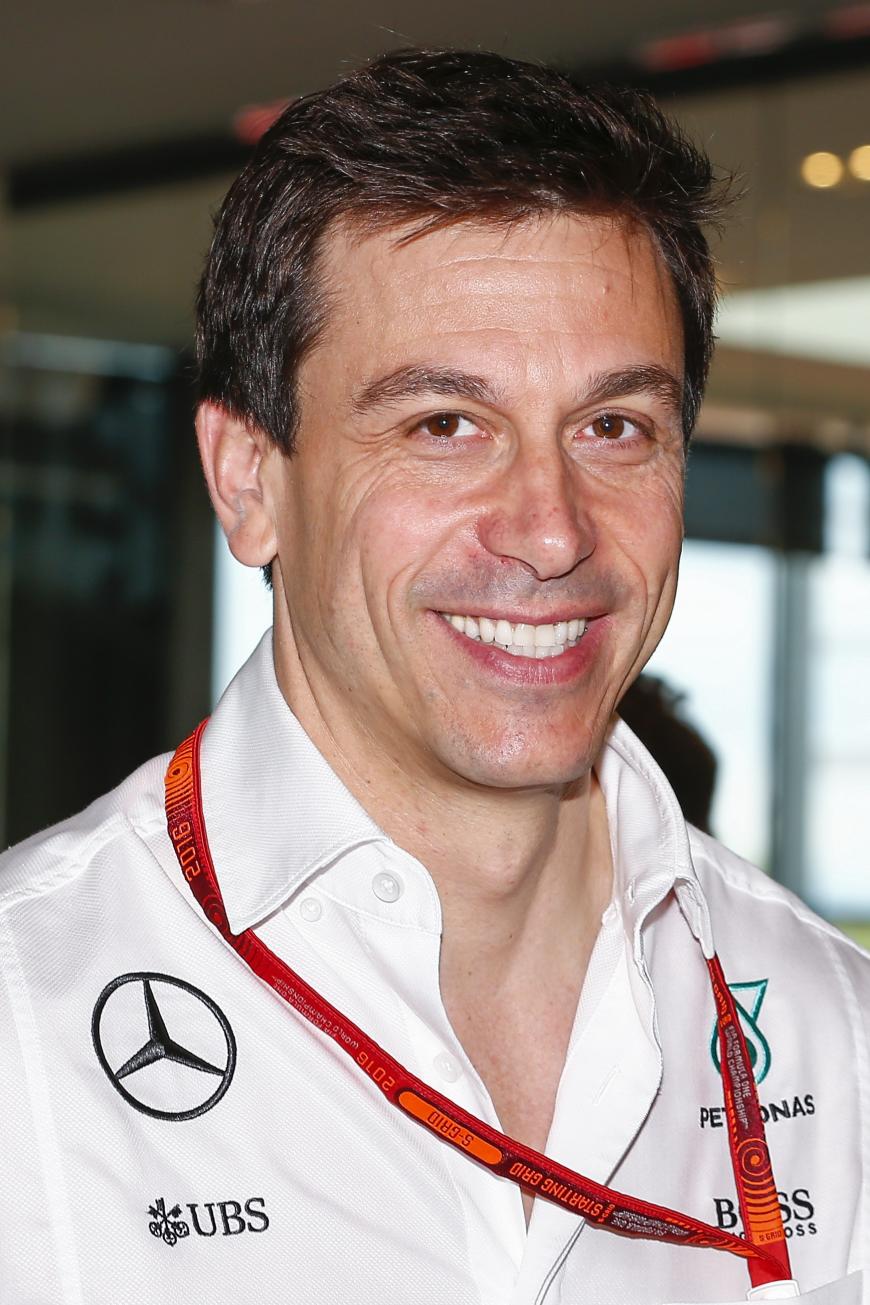 ... Mercedes-Teamchef Toto Wolff und viele weitere äußerten sich heute zu dem überraschenden Rücktritt des Rennfahrers.