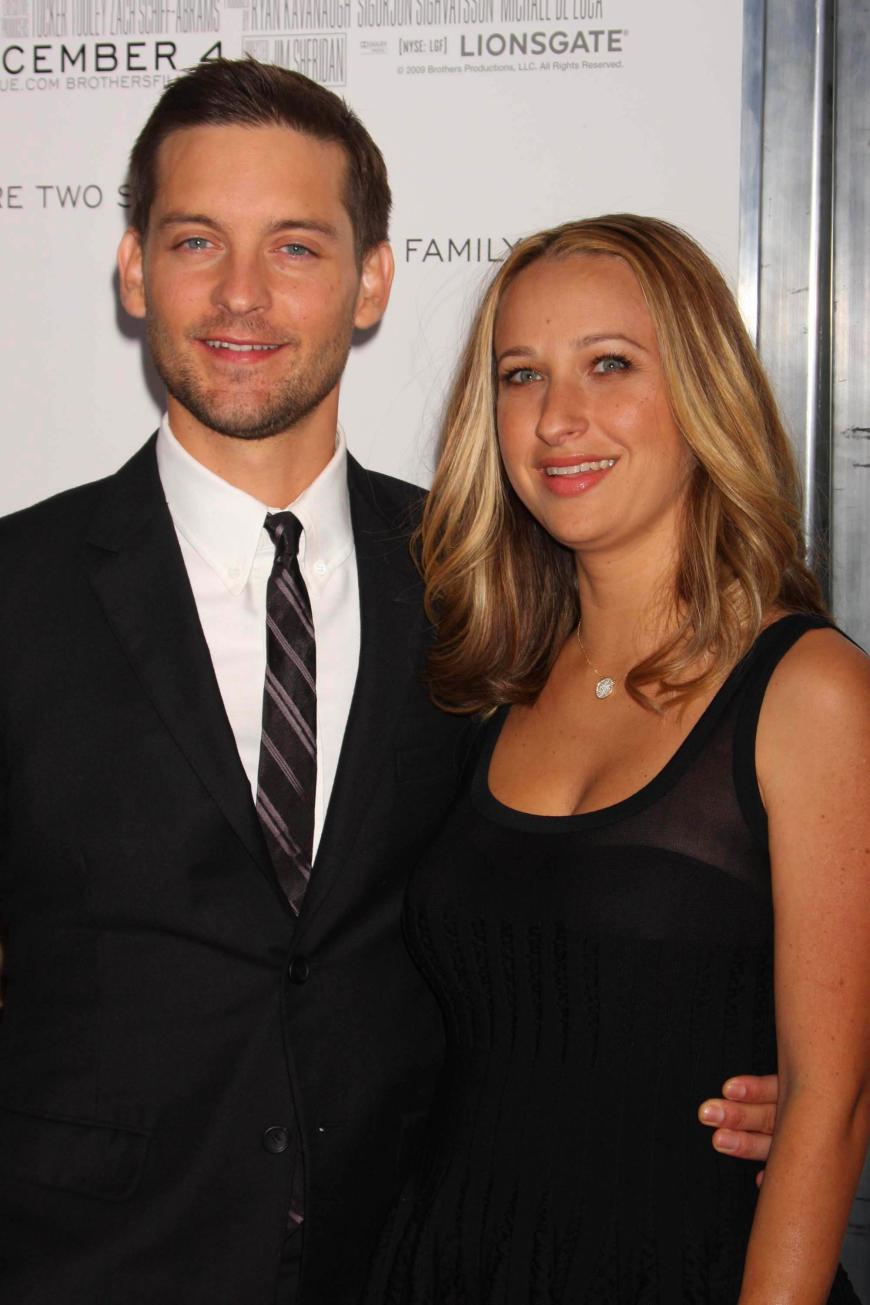 13 Jahre waren sie ein Paar, davon 9 verheiratet und haben zwei gemeinsame Kinder: Tobey Maguire und Jennifer Meyer.
