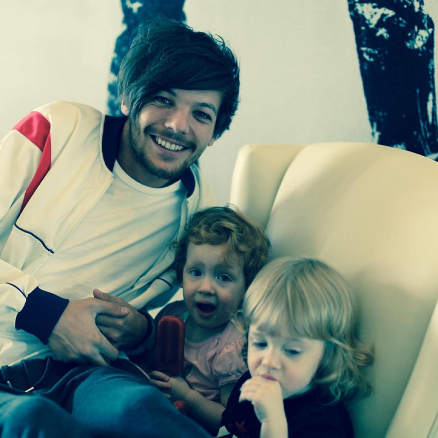 Louis Tomlinson und seine 6 Geschwister mussten sich viel zu früh von ihrer Mutter verabschieden.