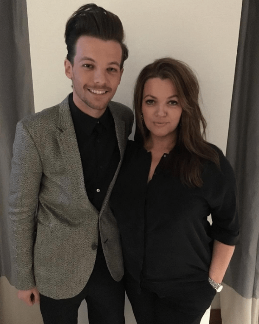Louis Tomlinson mit seiner Mutter bei den