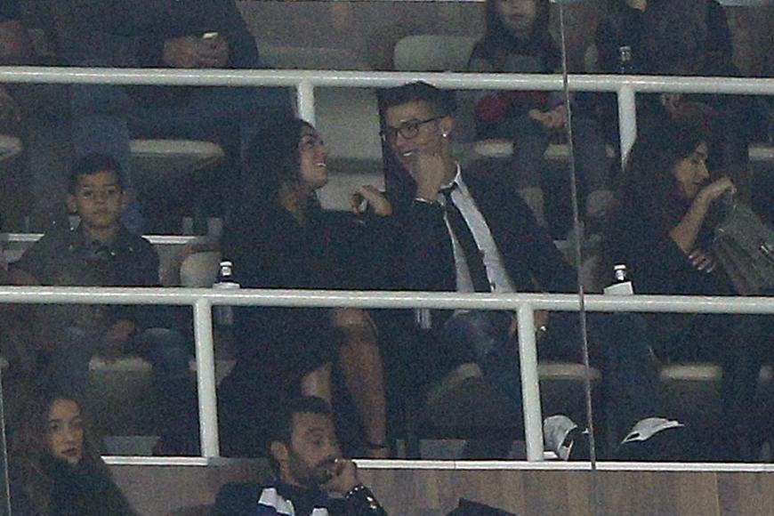 Beim Spiel seiner Mannschaft Real Madrid, zeigte sich Cristiano Ronaldo erstmals öffentlich mit Georgina Rodriguez.