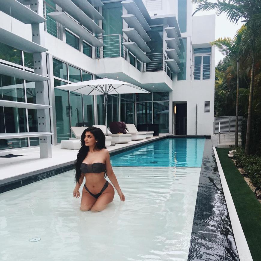 Keine falsche Scheu: Auf Instagram präsentiert sich Kylie gerne freizügig.