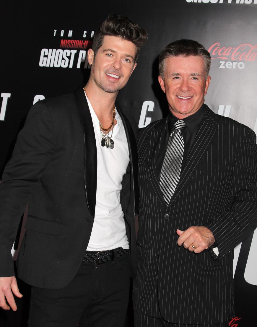 Robin Thicke gedachte seines verstorbenen Vaters in einem Interview.