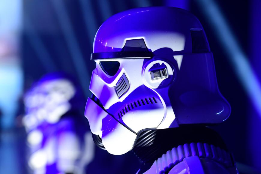 Stormtrooper warteten am Premierenteppich.