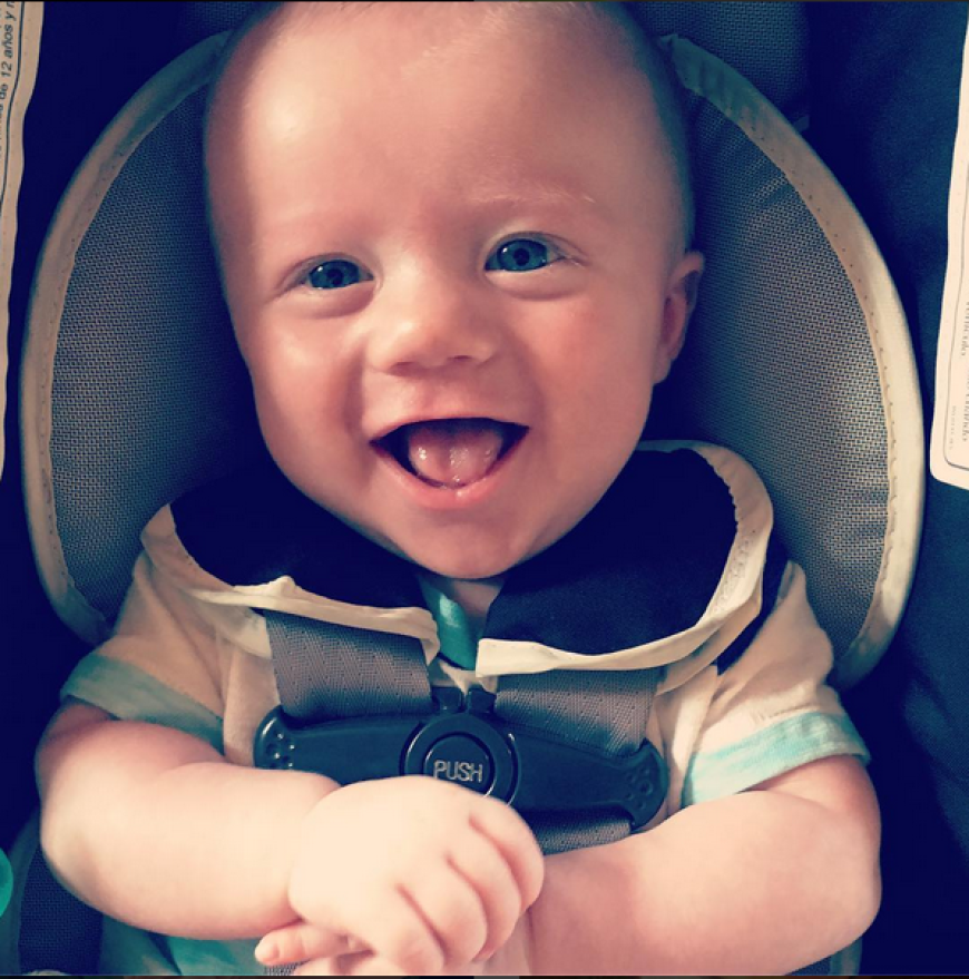So ein süßer Fratz! Remington Alexander Blackstock ist das zweite Kind und der erste Sohn von Sängerin Kelly Clarkson. Er wurde im April geboren.