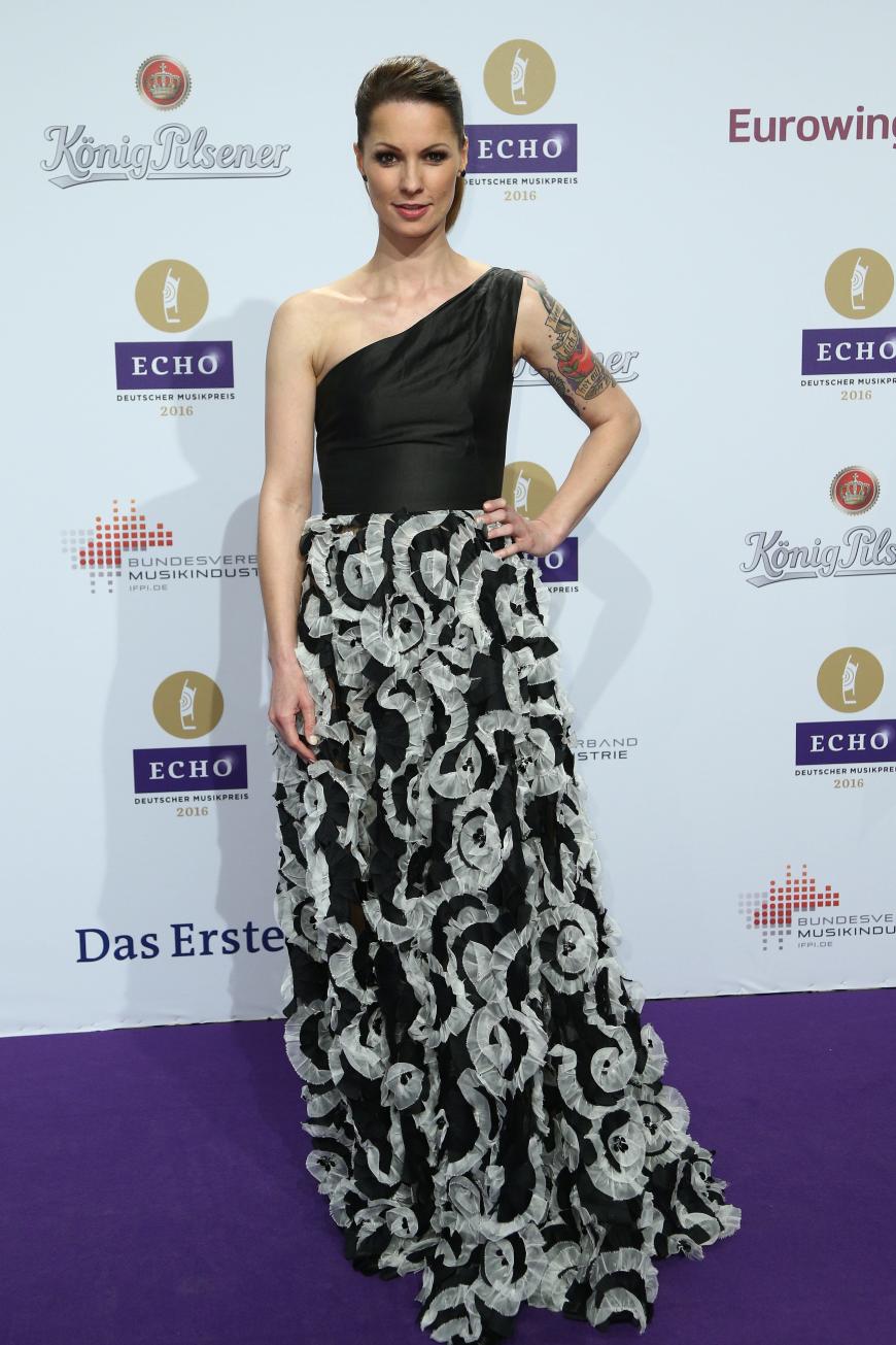 Christina Stürmer ist in diesem Jahr zum ersten Mal Mutter geworden. Der Vater der im August geborenen Marina ist ihr Band Kollege Oliver Vargas.
