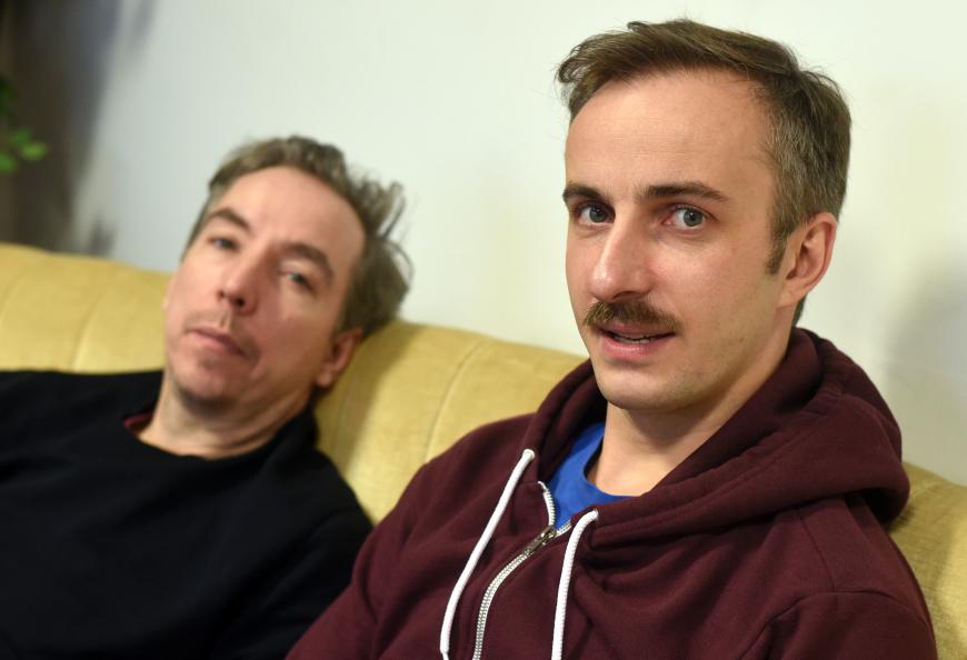 Olli Schulz und Jan Böhmermann haben ihren Auftritt aus Respekt vor den Toten des Berliner Weihnachtsmarktes abgebrochen.