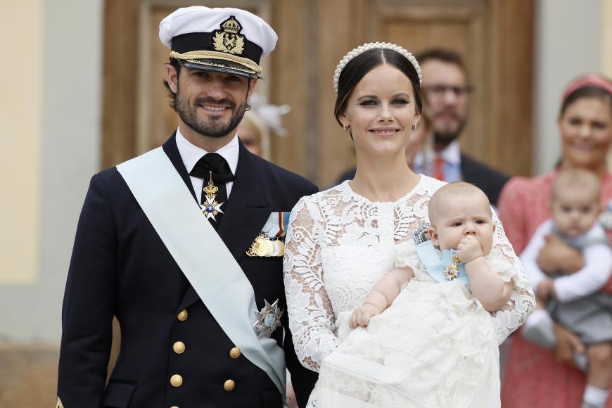 Auch bei den schwedischen Royals gab es dieses Jahr zwei Geburten zu verzeichnen: der süße Prinz Alexander, Sohn von Prinz Carl Philip und Prinzessin Sofia von Schweden, der im April geboren wurde...
