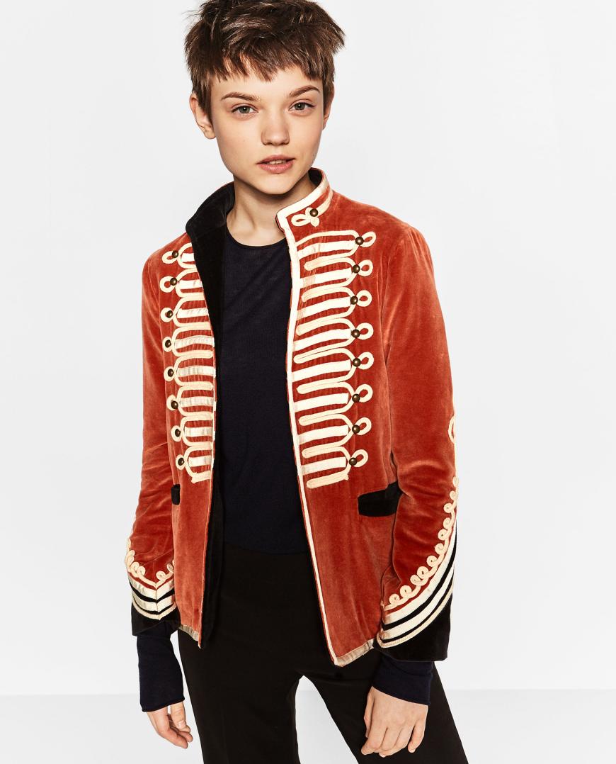 Du kommst dir mit deinem Freund oft vor, wie der Zirkusdirektor? Kein Problem Zara hat die passende Jacke für dich für 50€ statt 80€ im Sale!