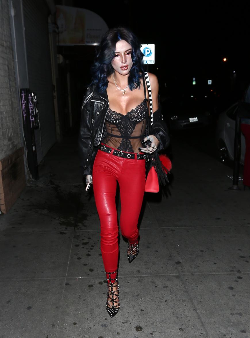 Bella Thorne mit neuem Look.