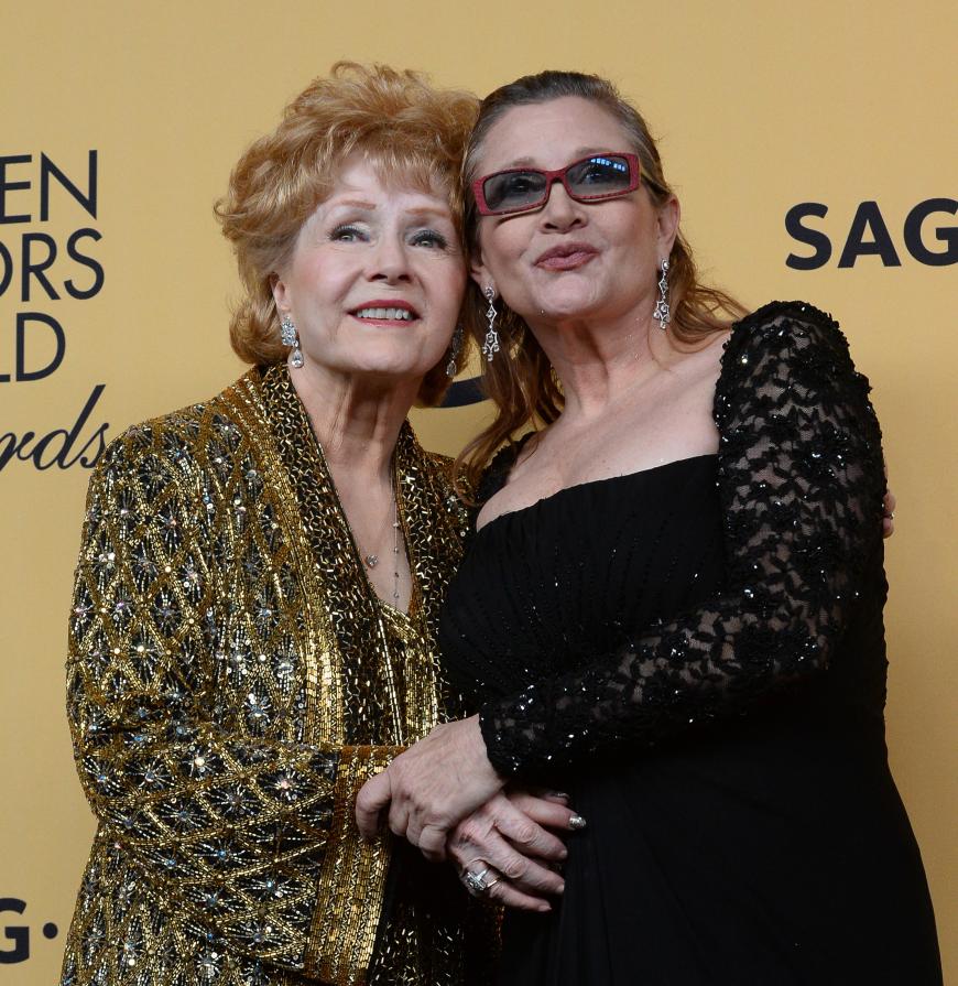 Nur einen Tag nach dem Tod von Carrie Fisher, starb auch Mutter Debbie Reynolds. Die beiden sollen sich sehr nah gestanden haben.