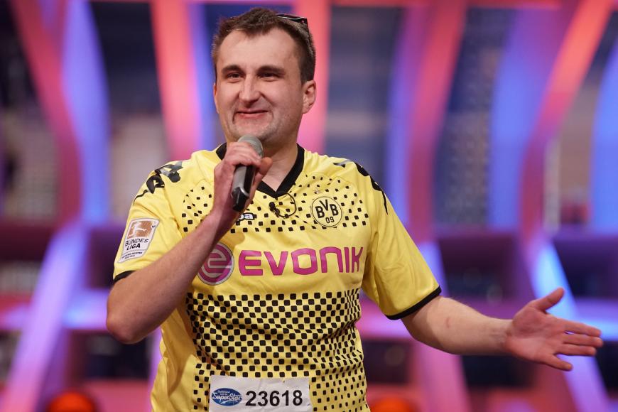 Eigenkreation: Der 32-jährige Jens Drescher will bei der Jury mit seinem eigenen Song punkten. Er nennt sich NRW-Cowboy und singt für Dieter und Co.