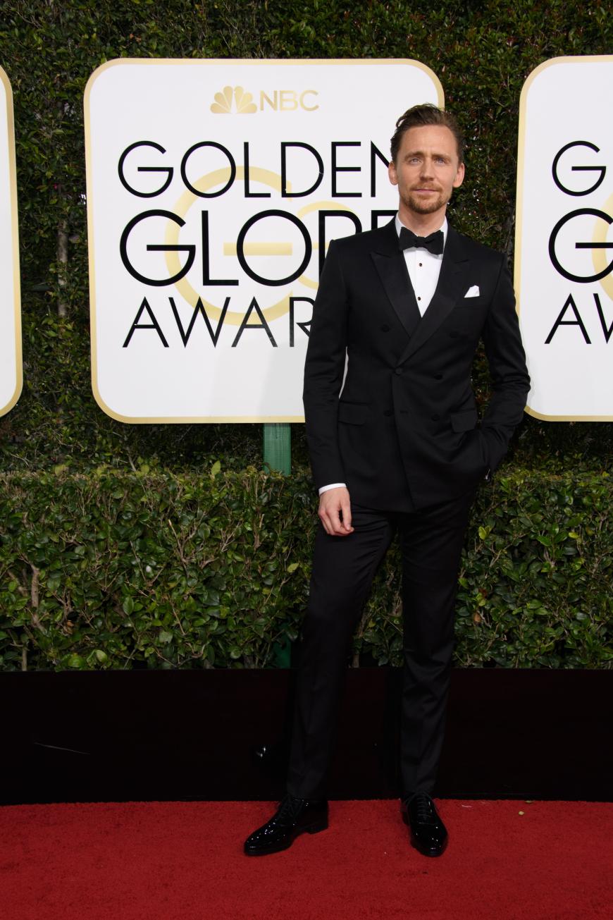 Tom Hiddleston auf dem Roten Teppich der Golden Globes 2017.