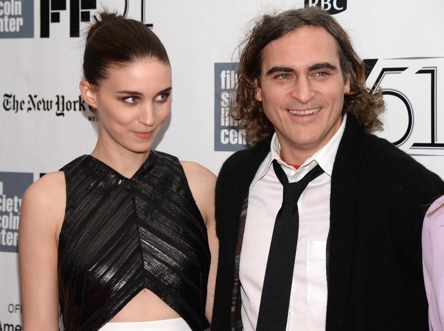 Süßes Paar: Joaquin Phoenix und Rooney Mara sollen gemeinsam die Golden Globes geschwänzt haben ...