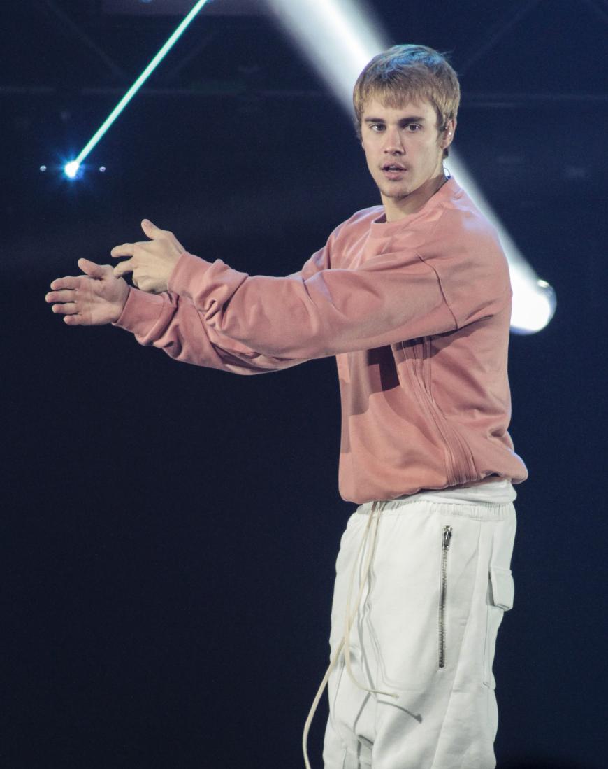 ... doch das Netz ist sich einig, dass die Puppe eher aussieht wie Justin Bieber!