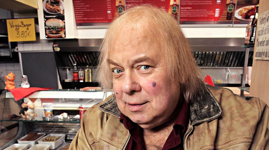 Franz Jarnach alias "Schildkröte" wurde in der Imbiss-Comedy "Dittsche" (WDR) bekannt. Jetzt ist er im Alter von 72 Jahren gestorben. 