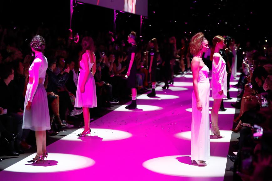 Die Show war unglaublich gut gemacht wie Julia berichtet und zeigte uns viele Beauty-Trends.
