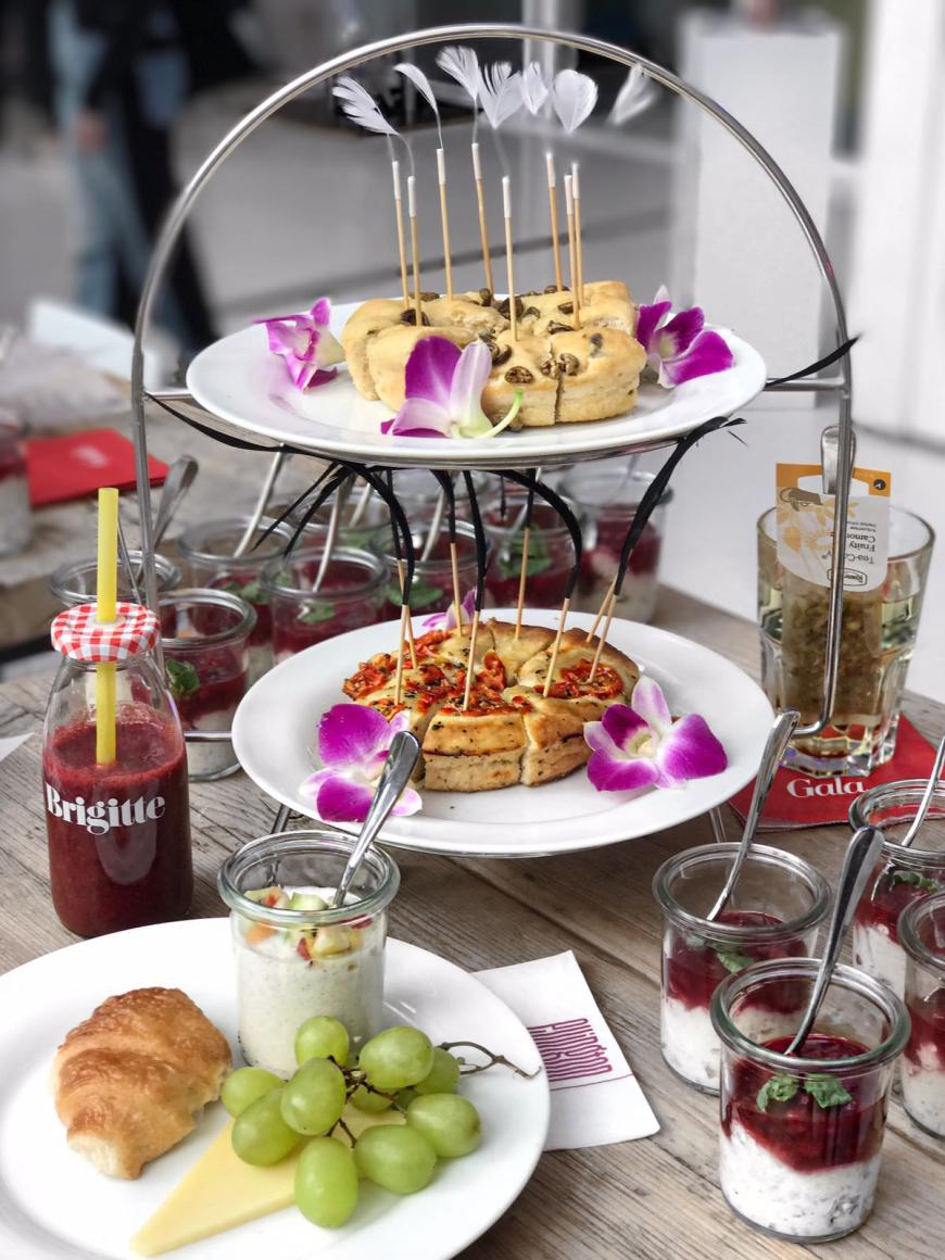 Der Gala Fashion Brunch war nicht nur wunderschön, sondern gab Julia auch genug Energie für den vierten Tag auf der Berlin Fashion Week.