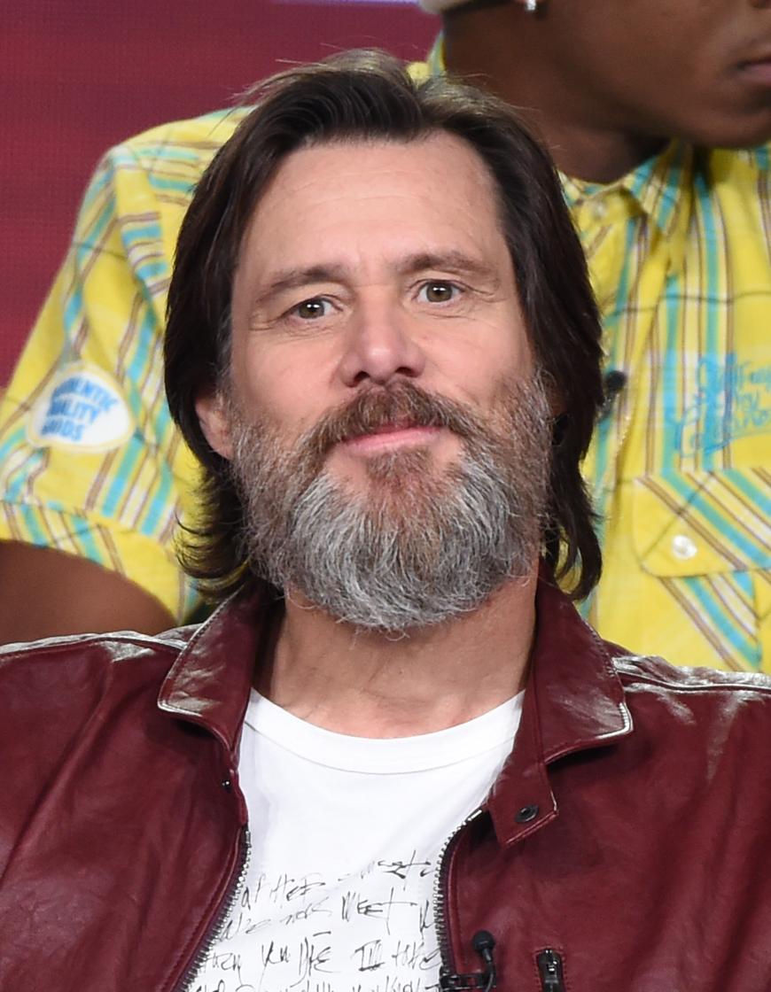Schauspieler Jim Carrey, 55, hat sich seinen Ruhm hart erarbeitet. Als sein Vater arbeitslos wurde, lebte die Familie aus einem Auto. Er und seine Geschwister begannen in einer Reifenfabrik als Hausmeister zu arbeiten. Nach der Schule schuftete er teilweise in acht Stunden-Schichten, um seine Familie zu unterstützen.