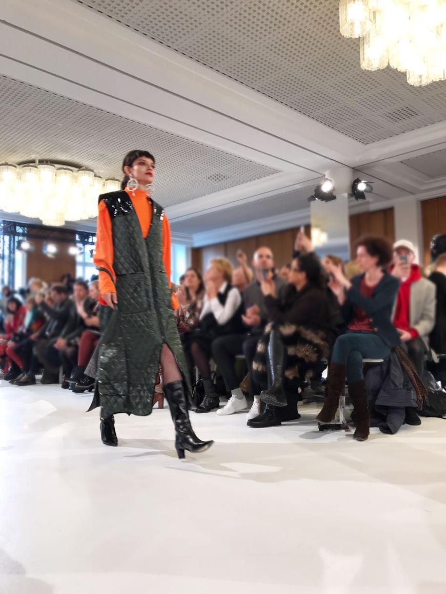 Mercedes Benz und Elle Germany wählten Julia Seemann zur Nachwuchsdesignerin der Saison.