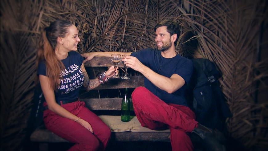 Bei Käse, Baguette und Wein konnte sich Gina-Lisa Lohfink nicht zurückhalten und überschüttete