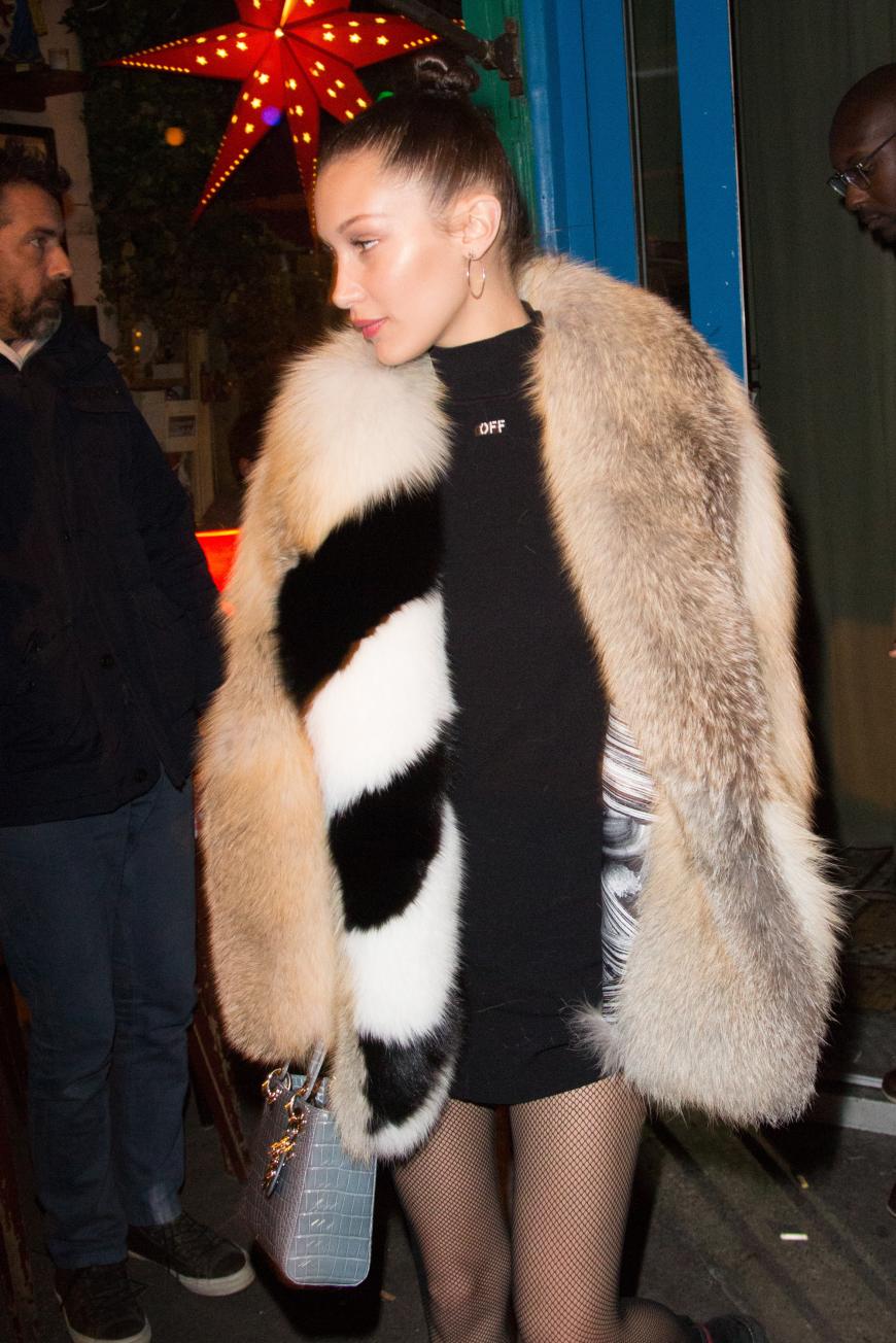 Die Ex-Freundin von The Weeknd hatte schon in der Vergangenheit mit Pelz-Outfits für Ärger gesorgt.