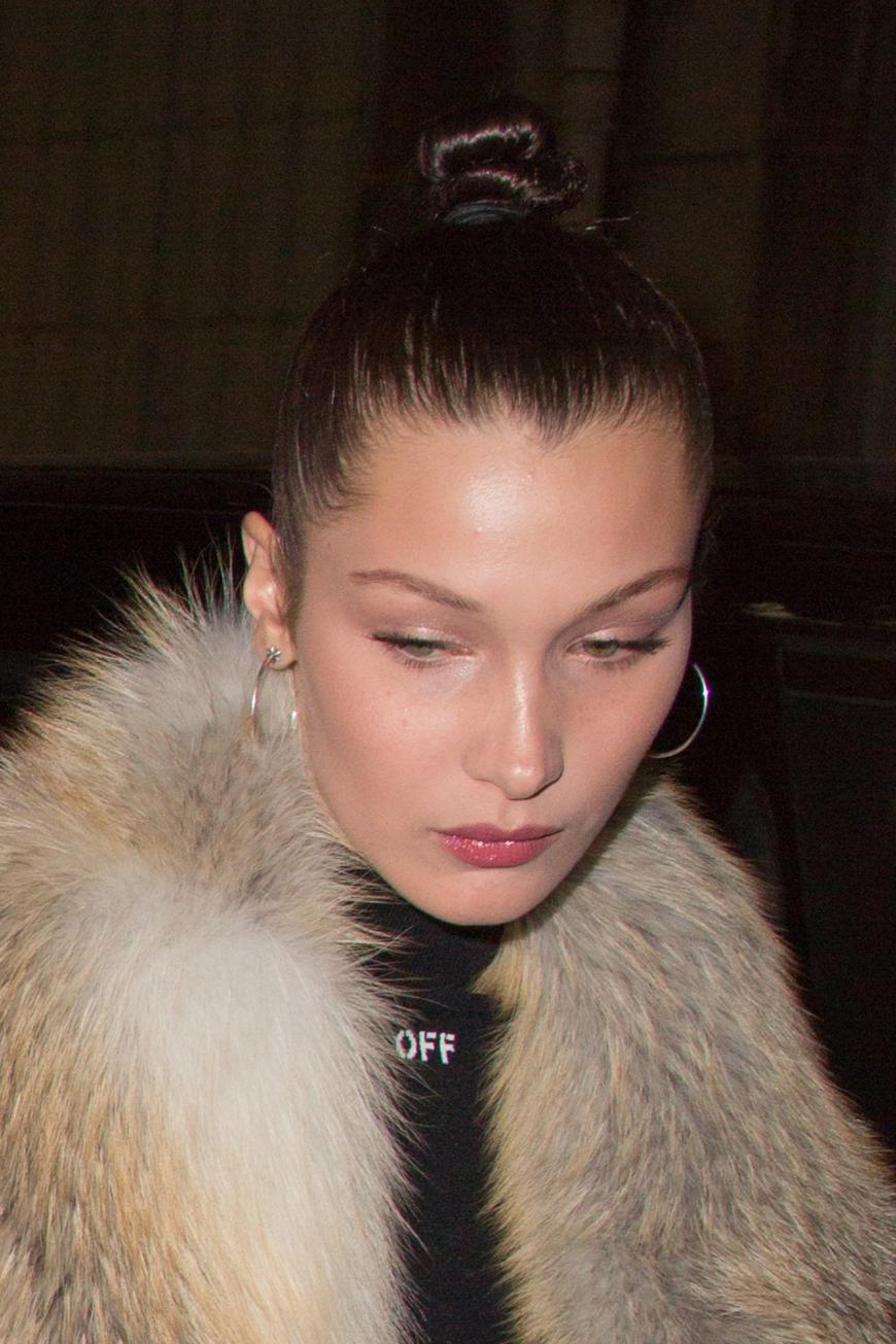 Auch BFF Bella Hadid setzt auf Pelz.