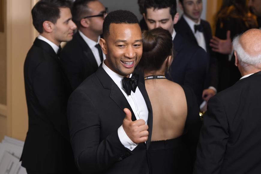 John Legend lässt sich von Rassismus nicht verletzen. Dafür gibt es auch von uns einen Daumen hoch!