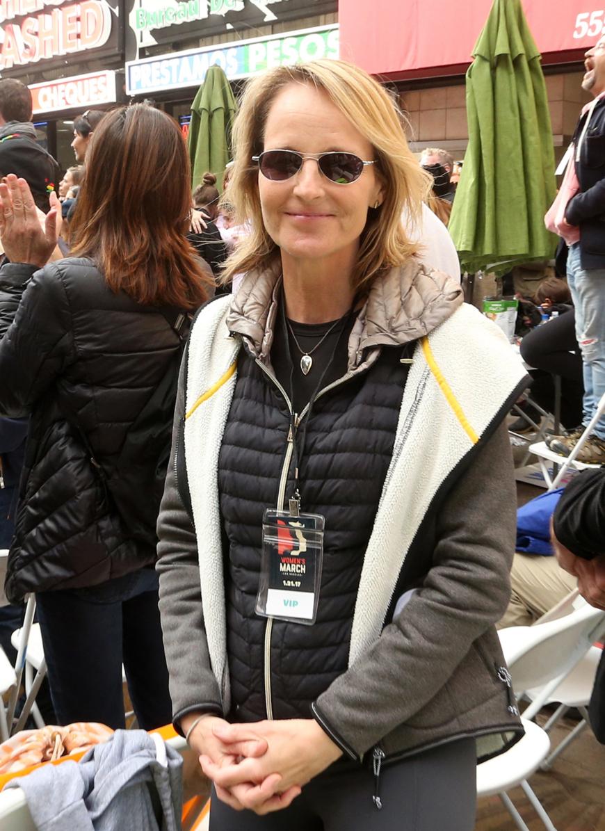 Schauspielerin Helen Hunt geht gegen Donald Trump auf die Straße.