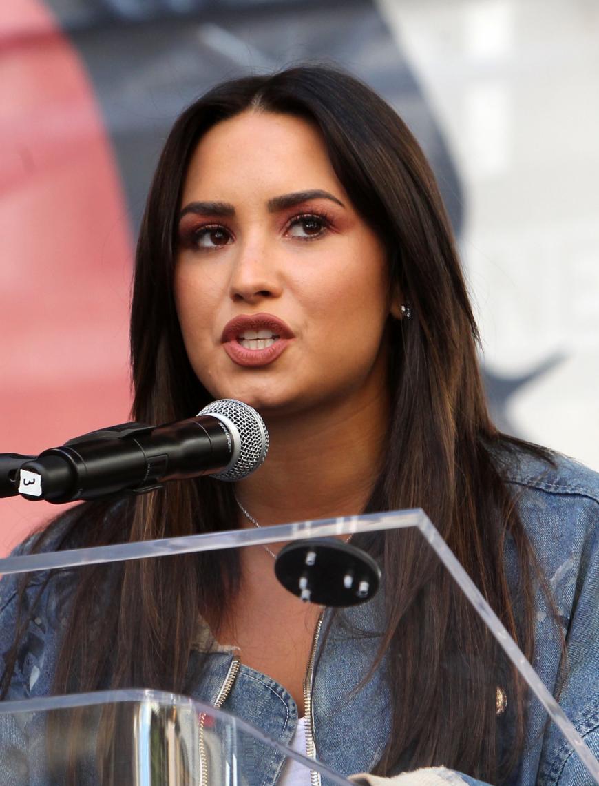 Auch Demi Lovato hielt eine Rede gegen Donald Trumps Ansichten.