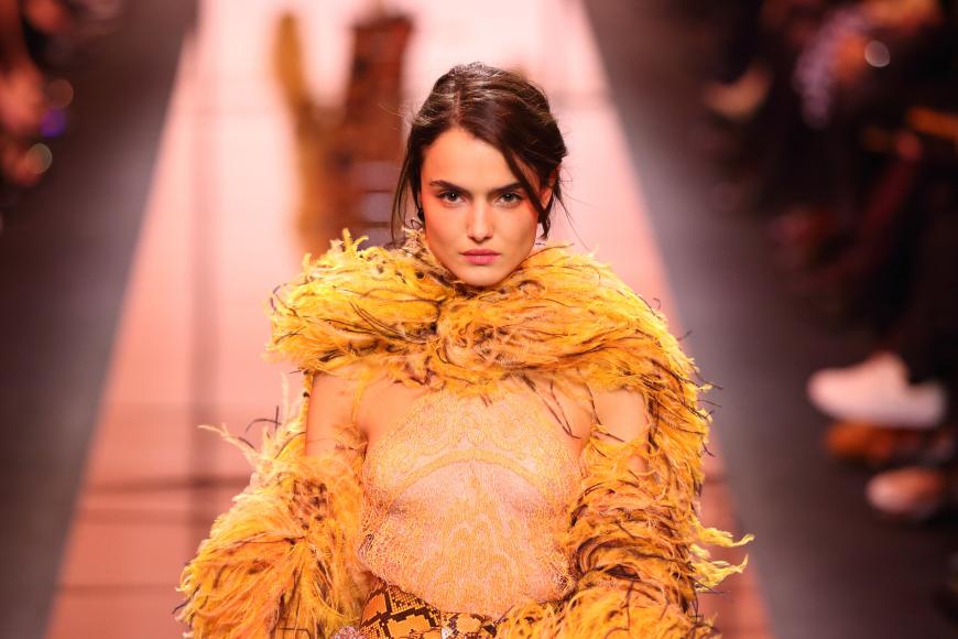 Die Armani Privé Haute Couture Show 2017 bot den Zuschauern viel nackte Haut.
