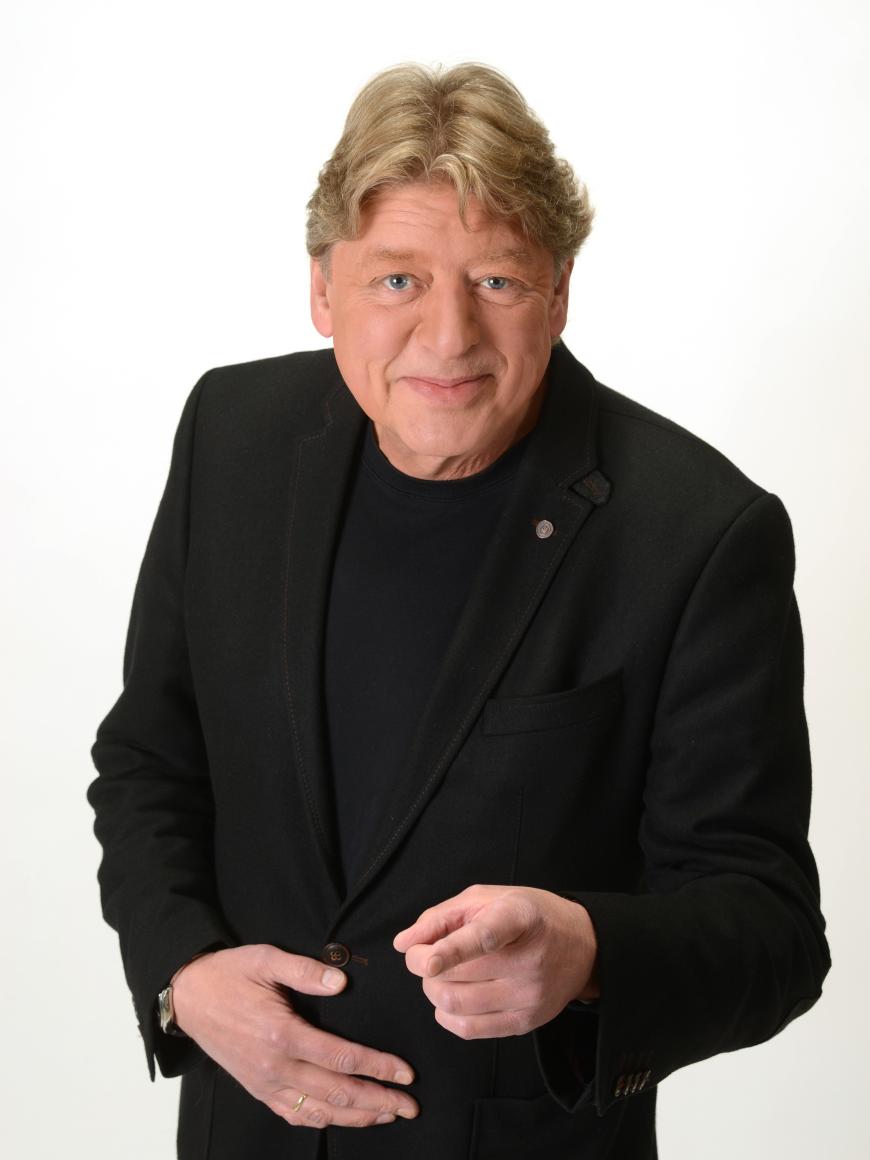 Heute kann der Moderator immer noch von der Aufmerksamkeit durch