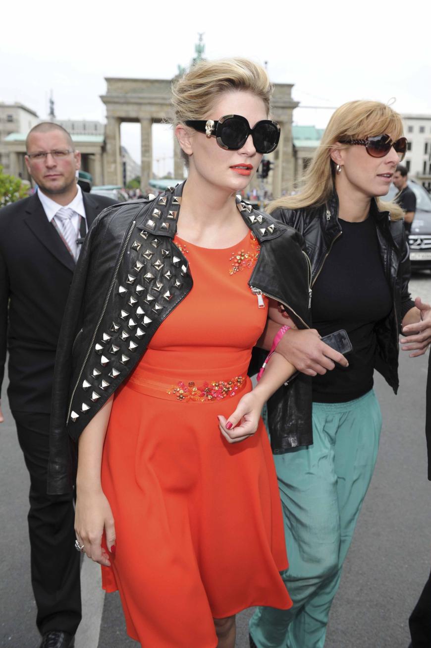 ... 2009 musste die Blondine zwangseingewiesen werden.