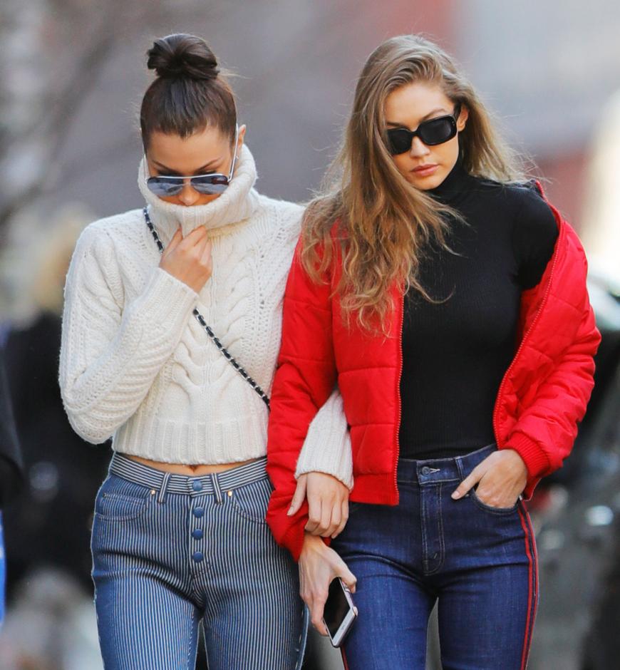 Die Bella und Gigi Hadid demonstrierten am Sonntag gegen US-Präsident Trump.