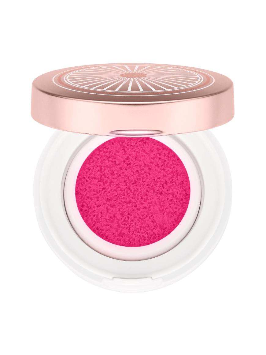 Die Cushion erobern unsere Handtasche, normalerweise kennen wir die praktischen Kissen getränkt mit Make-up, dieses ist ein toller Blush, den es in drei Farben geben wird, ab dem 16.2. bei douglas.de, 40€.