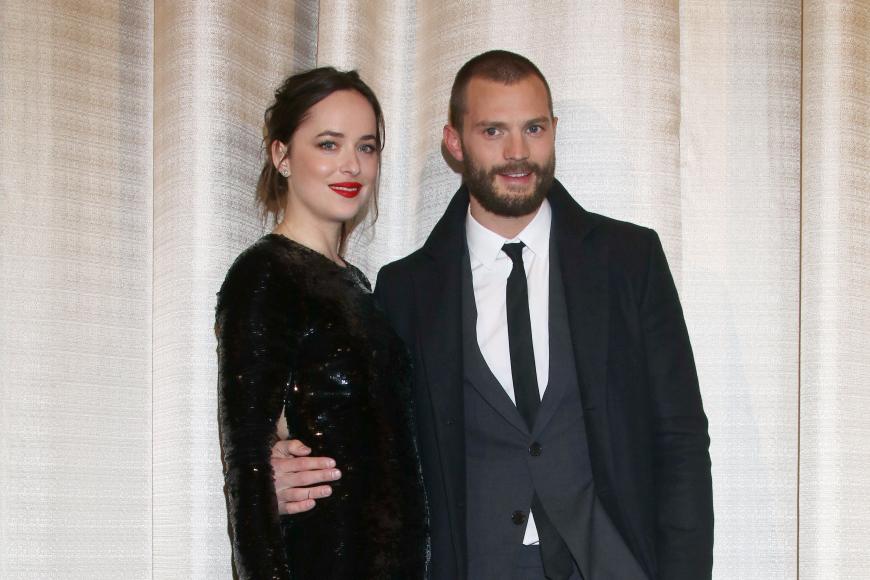 Hollywood goes Hamburg: Dakota Johnson und Jamie Dornan feierten am Dienstagabend gemeinsam mit Hunderten wartenden Fans die Premiere des Films