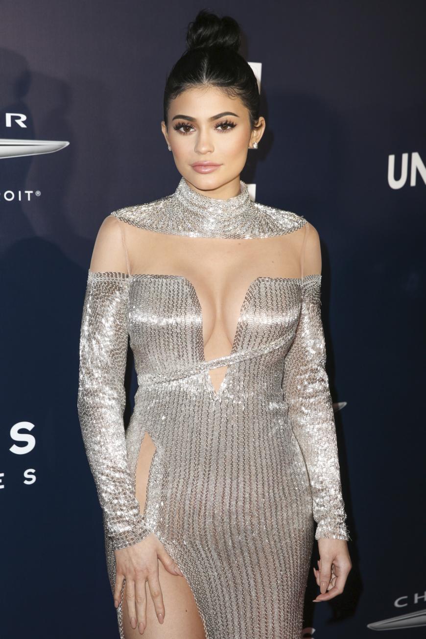 Kylie Jenner startet jetzt auch mit Merchandise-Produkten durch.