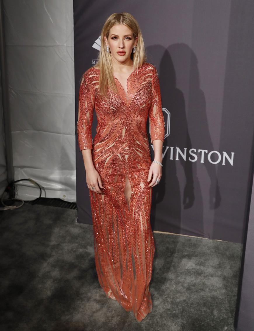 Ellie Goulding steht der Rost-Ton ihres Kleides unglaublich gut, und auch das Make-up fügt sich in die Farbpalette ein. Wirklich alles richtig gemacht, von Kopf bis Fuß perfekt, Miss Goulding.