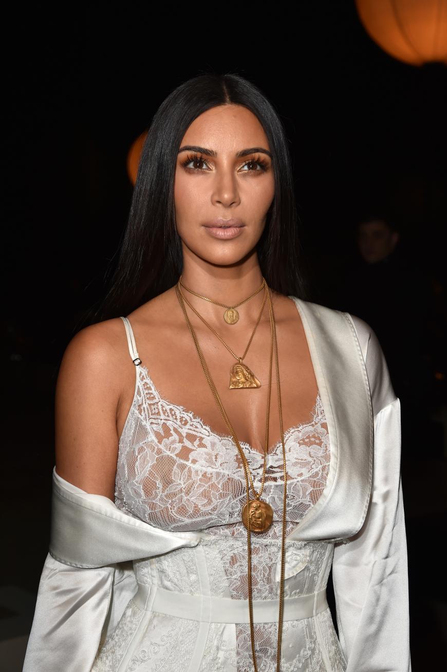Kim Kardashian zeigt gerne was sie hat. Mit ihrem ersten Shooting überraschte sie uns jetzt!